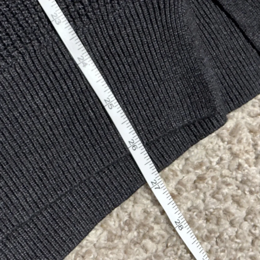 Lululemon The Sweater Life V-Neck Waffle Knit Dark Gray‎ Thumbholes XS No Tag